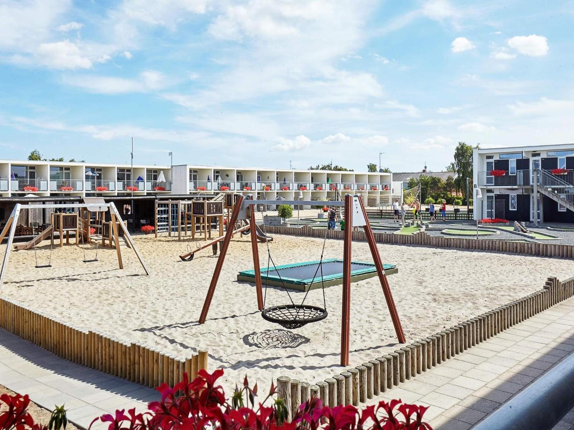 4 Person Holiday Home On A Holiday Park In Glesborg エクステリア 写真